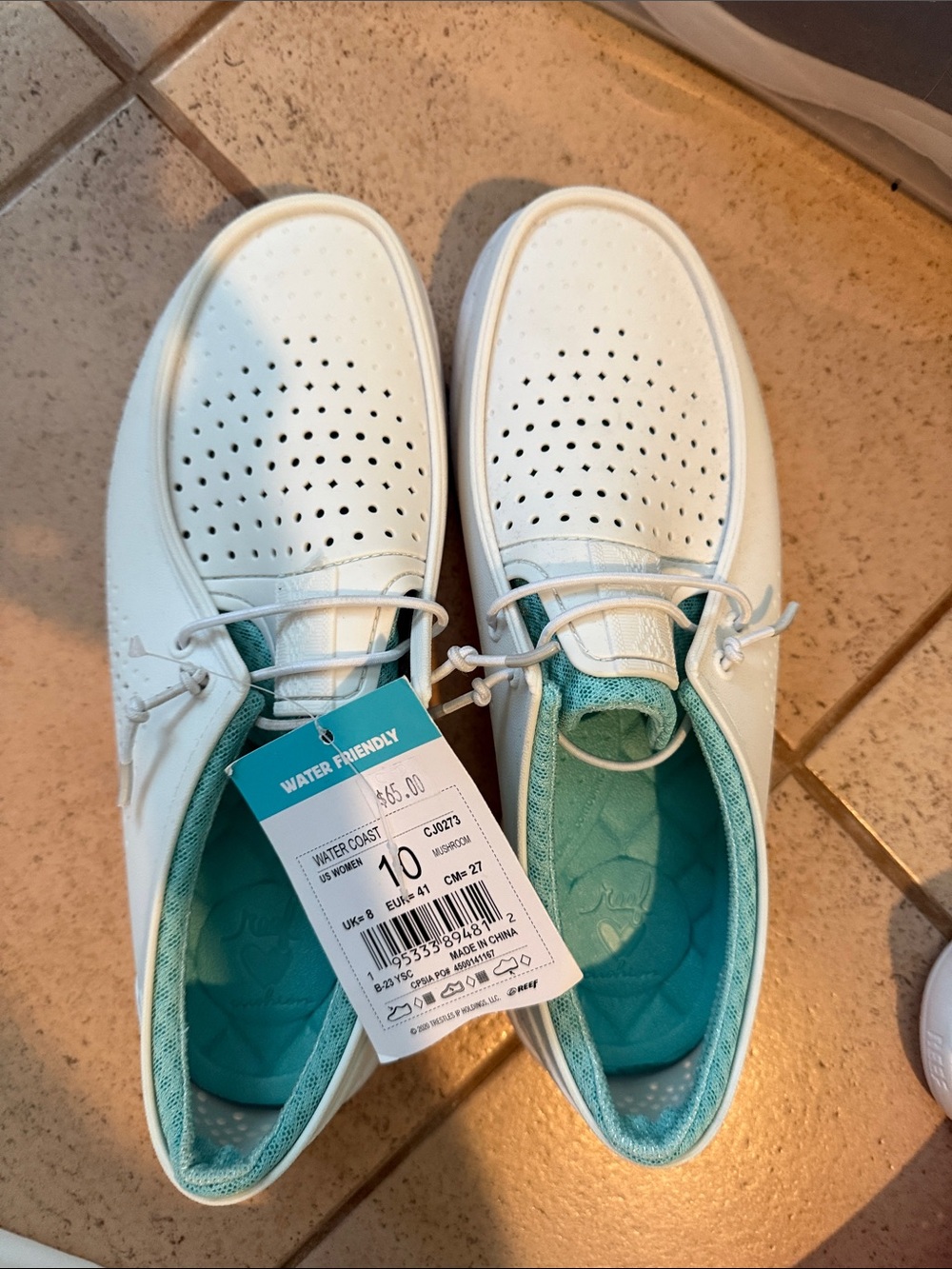 NWT REEF Cushion Water Shoes- Boat Slip-On Sneakers with Teal Size 10 Run SMALL